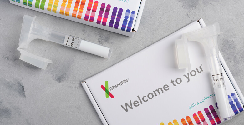 Набор для сбора образцов слюны от 23andMe. Фото: 123rf.com