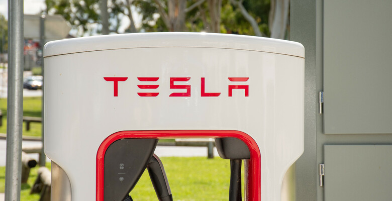 Зарядная станция для электромобилей Tesla. Фото: 123rf.com