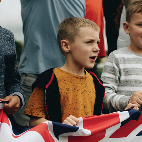 Воспитать британца. Статья первая: от любви и ласки дети расцветают или распускаются? 