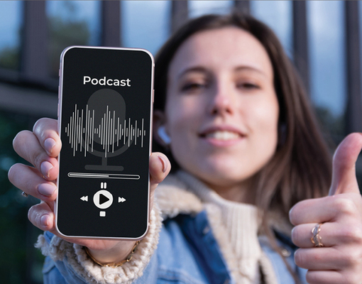 Во весь голос: полезные подкасты о Британии на английском языке от Дениса Пескова