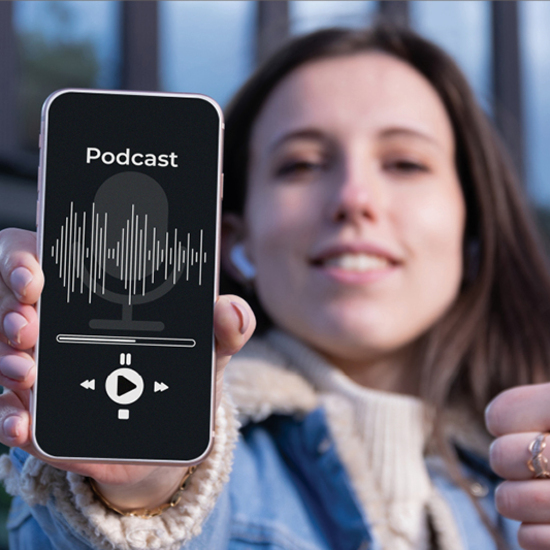 Во весь голос: полезные подкасты о Британии на английском языке от Дениса Пескова