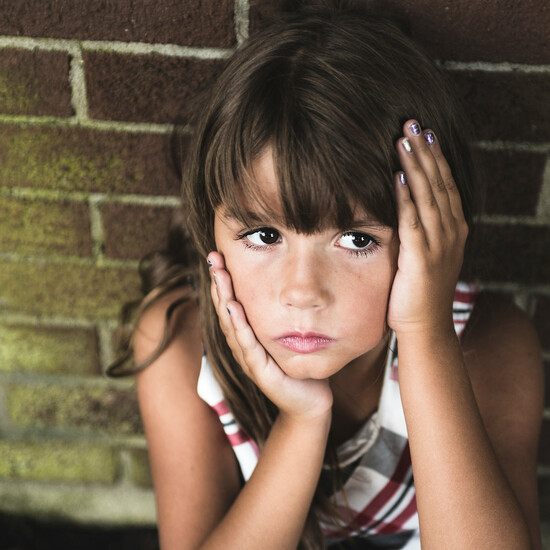 Школьные обеды, соцвыплаты и жилье: как британское правительство планирует победить детскую бедность?