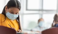 Флешбэки пандемии: вспышка гриппа заставляет британские школы вводить ограничения, подобные ковидным