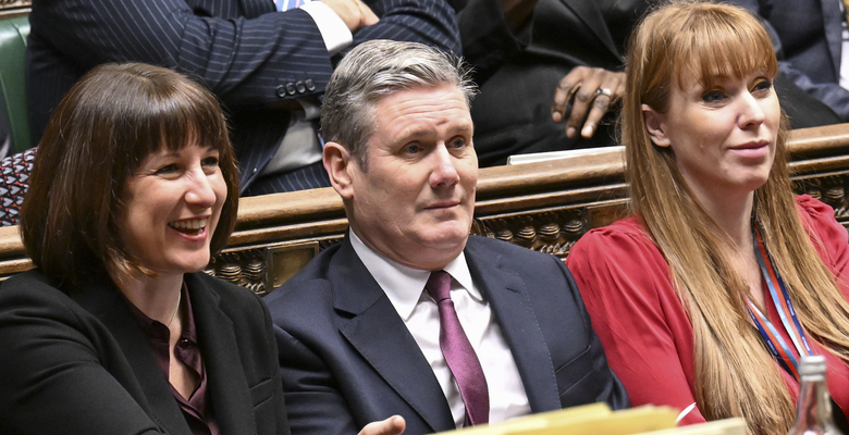 Министр финансов Рейчел Ривз, премьер-министр Кир Стармер и бывшая вице-премьер Анджела Рейнер. Фото: flickr.com/uk_parliament