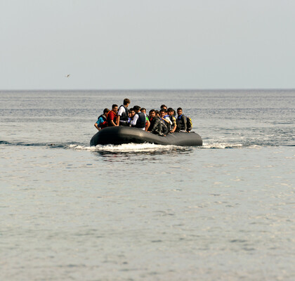 Миллиарды фунтов на депортации: лейбористы принимают меры для высылки нелегалов 