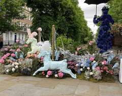 Неземная атмосфера: Лондон готовится принимать фестиваль цветочного искусства Chelsea in Bloom