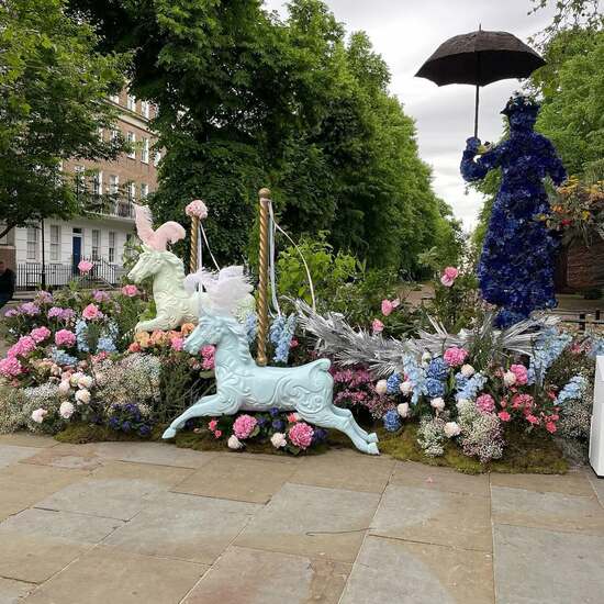 Неземная атмосфера: Лондон готовится принимать фестиваль цветочного искусства Chelsea in Bloom