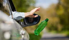 Новые технологии, старый добрый донос: как Британия борется с мусором на дорогах