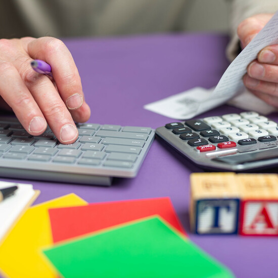 Налоги, вычеты и отчетность: что изменится для самозанятых, удаленных работников и наследников сельхозугодий?