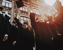 Великобритания за год стала привлекательнее для выпускников престижных вузов