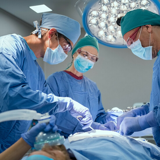 Каждую десятую операцию в Англии переносят меньше чем за сутки