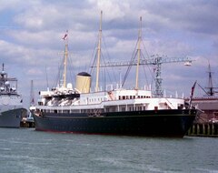 Все на борт: яхта-музей Елизаветы II вошла в топ мировых достопримечательностей