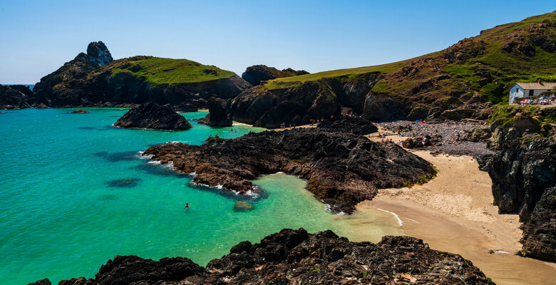 Бухта Кайнанс-Ков (Kynance Cove). Фото: 123rf.com