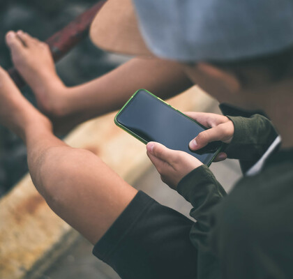 Лондон требует от Google и Apple ограничить доступ к обнаженному контенту для детей