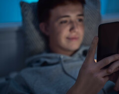 Великобритания введет комендантский час в соцсетях для подростков 16 и 17 лет