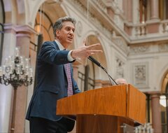Глава МИД Британии пообещал продолжить поддержку Украины